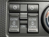 両側電動スライドドアのスイッチ付です。車内からもスイッチひとつで楽にドアの開閉が可能です。電動なので開閉時に力を使う必要がなく、半ドアになることもありません!