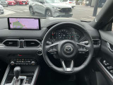 ハンドルに付いているスイッチで音量の調整や選曲も可能!ハンズフリー電話もできます♪