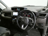 見通しのよいすっきりとした視界で、誰でも運転しやすいです。運転のしやすさは疲れにくさにも繋がりますよ♪