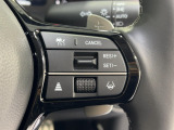 Hondaセンシングの機能のひとつ、アダプティブクルーズコントロール付!アクセルから足を離しても設定したスピードと前車との車間を保ち走行してくれます!車線維持もアシスト☆高速道路で疲労軽減ですね☆