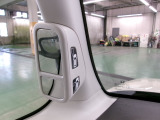助手席側ピラーにピタ駐ミラーを装備。左前方や車両側面の確認をサポートし、狭い道や駐車時の安全確認に役立ちます。