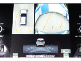 バックギアに入れるとバックカメラの映像がナビに映ります。障害物までの距離もわかりやすいです。