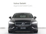 簡潔なラインと明確な意図をもって形作られたV60の外観は、伝統的なスカンジナビアンデザインそのものです。躍動感に溢れ優雅な雰囲気を持ち、細部に至るまで気を配られたその姿には確かな自信が映し出されます。