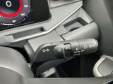 オートライトついてます。トンネルでいちいちスイッチ切り替えなくて良い感覚は使ってからしみじみ感じますよ。