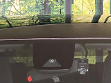 【トヨタセーフティセンス】走行中に前方の車両等を認識し、衝突しそうな時は警報とブレーキで衝突回避と被害軽減をアシスト。より安全にドライブをお楽しみいただけます。