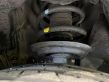 お車を安心してお乗りいただく為には、足回りの定期点検が欠かせません。サービスサポート(有償保証)では無料点検もご提供しており、安心のカーライフをお過ごしいただけるサポート体制が整っています。