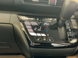 オートエアコン!おおきなアイコンでタッチしやすいパネルです。空調管理はクルマ任せで、運転を楽しみましょ♪