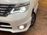 【LEDヘッドライト】悪天候や夜間走行時も良好な視界を確保し安心して運転できる高輝度LEDヘッドライトを装備!点灯速度が早く、消費電力も抑えられています。