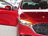 アダプティブLEDヘッドライト カメラや車速センサーと連動して、ハイ、ロー、ワイドローのLEDライトを常に最適な配光に自動制御する優れものです!便利なオートライトやフォグランプ付きです★☆★☆