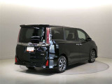 走りにこだわりながら収納力も持ち合わせたお車です。荷物を載せて軽快なドライブを楽しめますよ♪