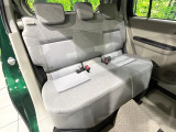 コンパクトカーですが、セカンドシートは十分な広さがあり快適にお乗りいただけます♪シートを倒して大きな荷物を積んだりと、用途の幅が広い1台です。