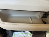 よく使うものが手を伸ばせばすぐ届く。機能的で充実した収納。