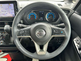 運転時に使用する部分になります。握りやすく、回しやすいかが運転ストレスを左右しますね。
