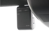◆ドライブレコーダー◆映像・音声などを記録する自動車用の装置です。 もしもの事故の際の記録はもちろん、旅行の際の思い出としてドライブの映像を楽しむことができます。