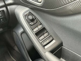 【パワーウインドウ】窓はボタンひとつで楽々開閉♪
