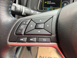 ステアリングスイッチ付きのハンドル!運転に支障をきたすことなくナビ操作が可能です!!