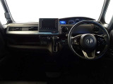 【メーター廻り】シンプルで飽きないデザイン、運転中も視界の邪魔にならない構造になっているので運転に支障もありません♪
