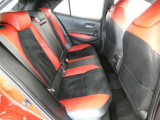ゆとりある広々とした車内空間は、ドライブを始め買い物やレジャーなど、幅広く活躍します。一人でもみんなとでもお出かけを楽しみましょう!