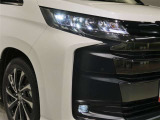 LEDヘッドライトです。デザイン性がよくとても明るいので、夜間の走行や悪天候でも安心です。しかも長寿命!