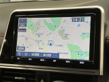 純正ナビを装備。タッチパネル式で使いやすく、お出かけもラクラクです。