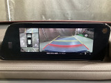 狭い場所での駐車やすれ違いなどでより的確な運転操作に役立つ360&deg;ビューモニターが装備されています。