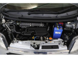 DOHC 12バルブエンジンが、スムーズな加速と優れた燃費性能を実現。自然吸気ならではのリニアなレスポンスと、DOHCならではの軽快な走りが魅力です。