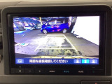 【リアカメラ】後方の距離感や障害物を、モニター越しにそっと教えてくれる機能です。見えにくい場所を確認できる安心感が、落ち着いたハンドル操作を支えます。
