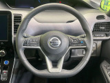 【ステアリングスイッチ】運転中、前方から目線をそらすことなく、オーディオ等の操作が可能な便利機能!安心&快適なドライブを演出してくれます♪