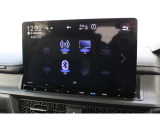 フルセグTVやDVDの視聴、Bluetoothオーディオも接続出来ます。