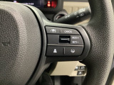 ステアリング右手側に安全運転支援機能のホンダセンシングをコントロールするスイッチ