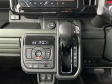 運転しながらでも手元を見ずに操作可能なマツダコネクトの操作ダイアルです。