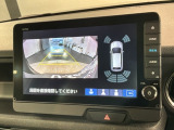 リバースギアに入れるだけで後方の表示へ切り替わります。夜間や雨の日の駐車も楽になりますよ。