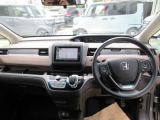 Honda車が初めての方にも扱いやすく分かりやすいインパネ周りと各種スイッチ類です。
