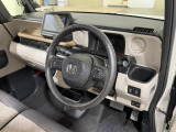 【Honda SENSING装備】ミリ波レーダーとカメラを用いた先進の安全運転支援システムです。衝突軽減ブレーキに始まり、車線維持支援システム、標識認識機能など7つの支援で安全運転をサポート!