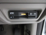 ETC付。高速道路の料金所はキャッシュレスで通過です。サービスエリア等にあるスマートインターの出入りも利用可能でとっても便利。ご納車後すぐにお使い頂けるようセットアップしてのお渡しとなります。