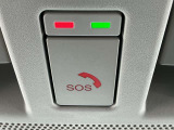 SOSコール。高性能の位置情報、センサー情報とともに専門のオペレーターにつながる。