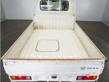 ◆3方開◆荷台のゲートは3方向に開きます。シーンに合わせて効率よく荷物の積み下ろしが可能。