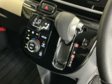 発進時から滑らかに加速する無段階変速のCVTはストップ&ゴーの多い街の中も快適です