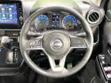 【純正革巻きステアリング】上質な革を使用することで、手にしっかり馴染みとても運転しやすいハンドルです♪