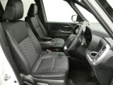 U-Carの販売だけでなく自動車保険、携帯電話の販売も行っております。