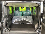 普段のお買い物や通勤、送迎等に十分な荷室スペースを確保しております。セカンドシートを倒すと、大きな荷物の積載も可能です♪