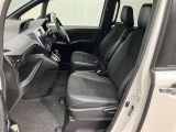 【運転席・助手席シート】いたみ、汚れなどは少なく、全体的に良好な状態です。