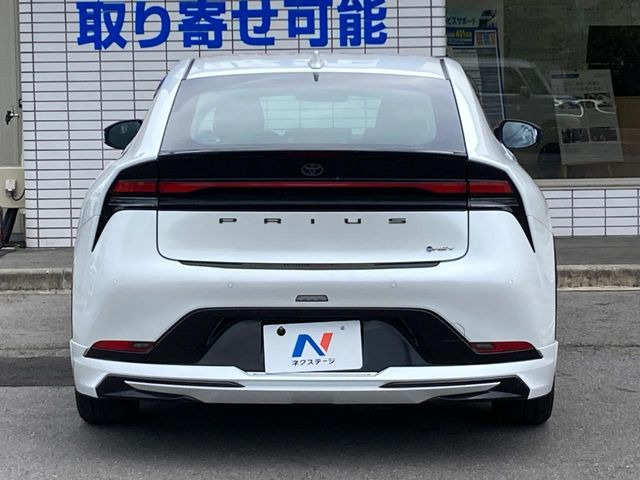 トヨタ プリウス 2.0 Z の中古車詳細 (14,590km, プラチナホワイト