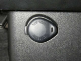 ネッツトヨタ静浜は&rdquo;キレイ&rdquo;にこだわっています。特設サービス工場で、新しく生まれ変わった車!内装・外装の徹底的な掃除、シートを外してニオイの元まで消臭・除菌、見えにくいエンジンルーム内もキレイ!