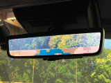 【デジタルインナーミラー】後席の大きな荷物や同乗者で後方が確認しづらい時でも安心!カメラが撮影した車両後方の映像をルームミラー内に表示。クリアな視界で状況の確認が可能です!