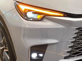 【LEDヘッドライト】悪天候や夜間走行時も良好な視界を確保し安心して運転できる高輝度LEDヘッドライトを装備!点灯速度が早く、消費電力も抑えられています。