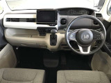 見通しのいい視界と最適なレイアウトで運転しやすいです。