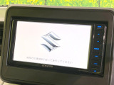 【純正ナビ】人気の純正ナビを装備しております。ナビの使いやすさはもちろん、オーディオ機能も充実!キャンプや旅行はもちろん、通勤や買い物など普段のドライブも楽しくなるはず♪