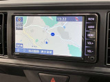 純正ナビを装備。タッチパネル式で使いやすく、お出かけもラクラクです。