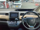 近未来的なインパネ回り!ドライブも楽しくなりそうですね!